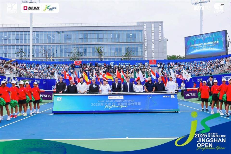 开赛激战正, 网球训练基