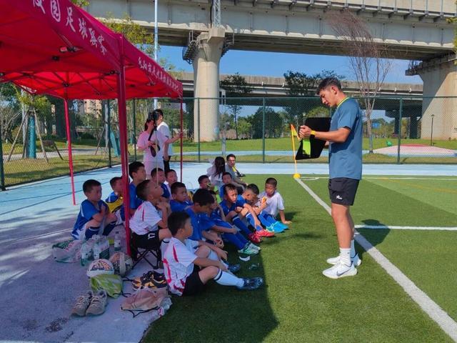 赛吹哨者 赛吹哨者