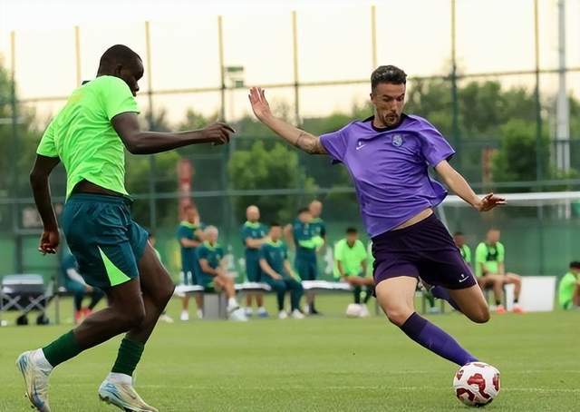 而且对中超 而且对中超